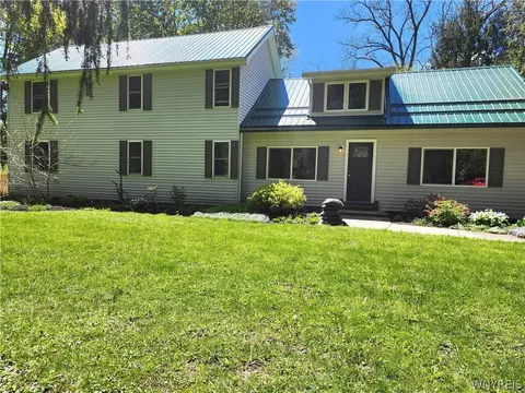 568 Schoellkopf Rd, Bennington, NY 14037