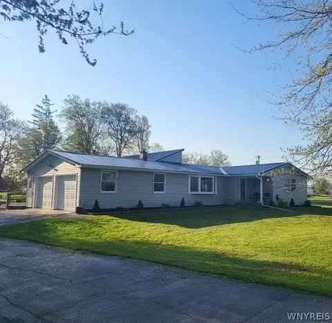 7987 Kathryn Dr, Newstead, NY 14001