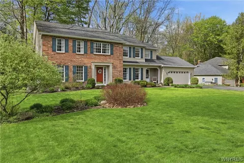 69 Middlebury Rd, Orchard Park, NY 14127