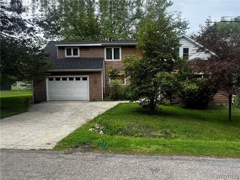 170 Rosewood Ave, Evans, NY 14006