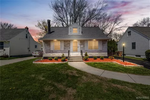 160 Westbrook Dr, Cheektowaga, NY 14225