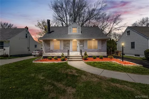 160 Westbrook Dr, Cheektowaga, NY 14225