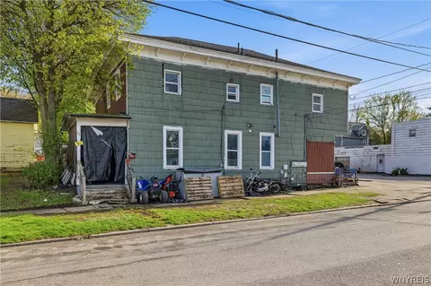 98 Washington St, Lockport, NY 14094