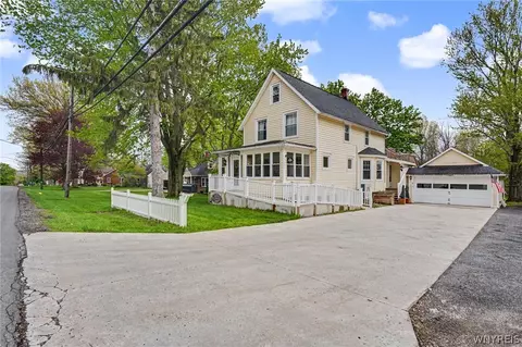 6244 Boston State Rd, Hamburg, NY 14075