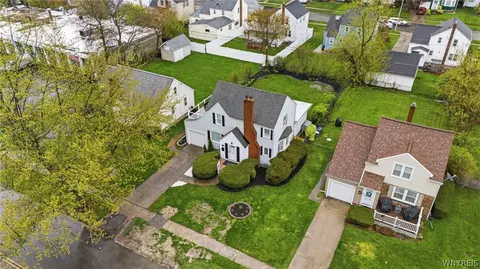 69 Cleveland Dr, Cheektowaga, NY 14215