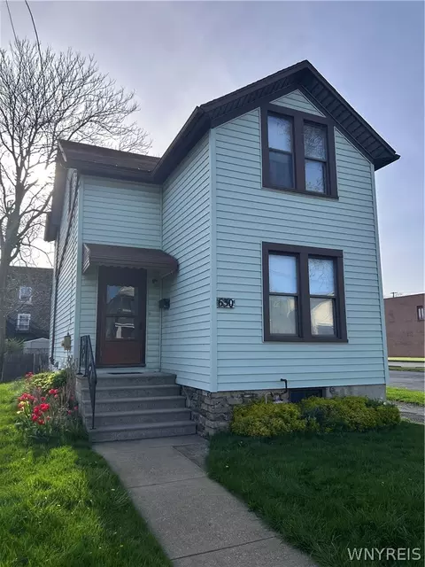 630 6th St, Niagara Falls, NY 14301