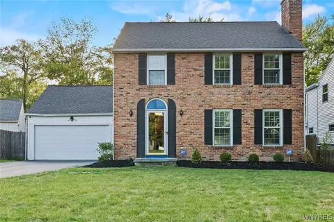 45 Thomas Jefferson Ln, Amherst, NY 14226