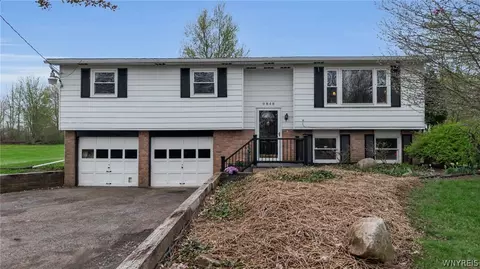 9848 Chestnut Ridge Rd, Royalton, NY 14105