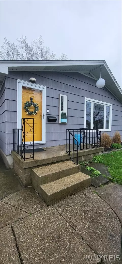 1335 E Park Rd, Grand Island, NY 14072