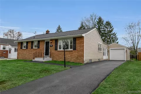 87 S Irwinwood Rd, Lancaster, NY 14086