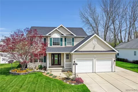 3657 Culpepper Dr, Wheatfield, NY 14120
