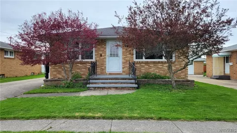 61 Barlow Ave, Lackawanna, NY 14218