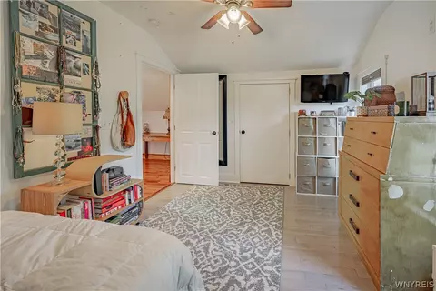 Bedroom - 2367 Hess Rd, Appleton, NY 14008 photo 5 of 7