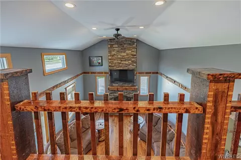 Entry Way - 2367 Hess Rd, Appleton, NY 14008 photo 6 of 11