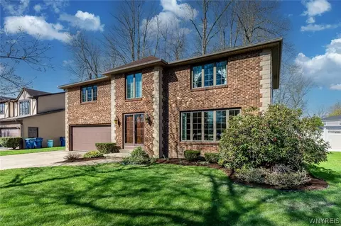 26 Heritage Rd W, Amherst, NY 14221