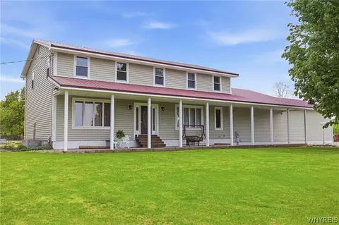 6915 Cole Rd, Le Roy, NY 14482