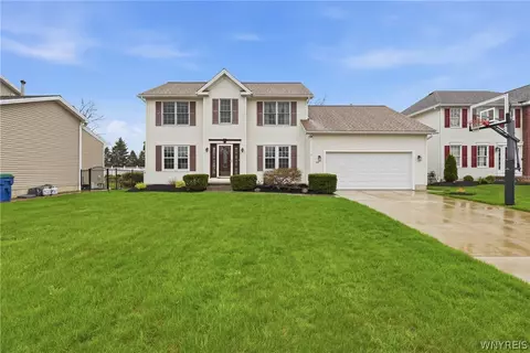 64 S Parrish Ct, Amherst, NY 14228