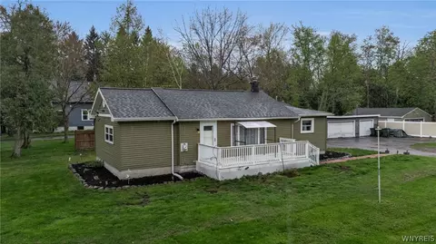 141 Borden Rd, Depew, NY 14043