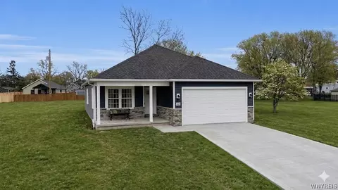 165 Gary Ln, Cheektowaga, NY 14227
