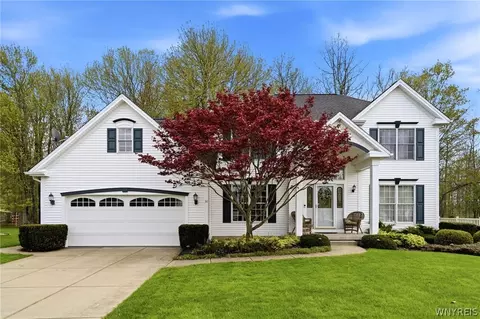 31 Apple Blossom Blvd, Lancaster, NY 14086