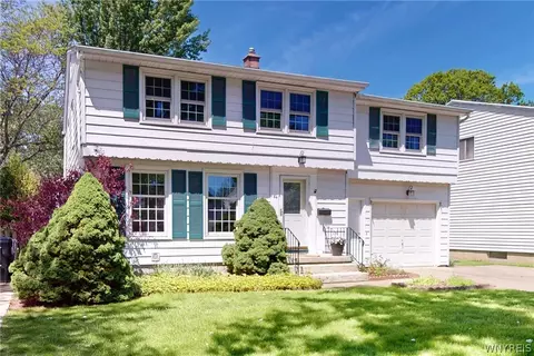 44 Greenfield Dr, Tonawanda, NY 14150