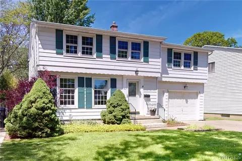44 Greenfield Dr, Tonawanda, NY 14150