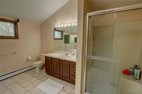 Bath - 5 Hidden Trl, Lancaster, NY 14086 photo 1 of 7