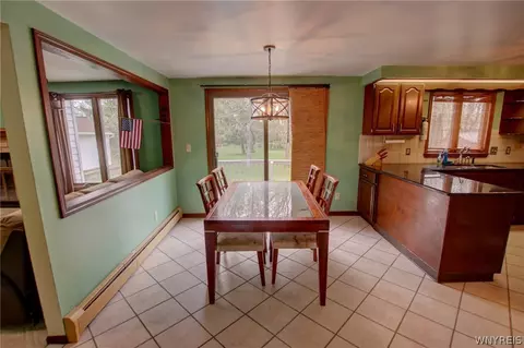 Dining - 5 Hidden Trl, Lancaster, NY 14086 photo 2 of 3
