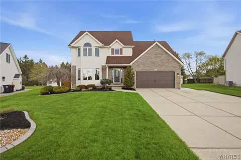 209 Nathans Trl, Lancaster, NY 14086