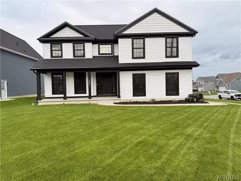 3802 Howard Rd, Hamburg, NY 14075