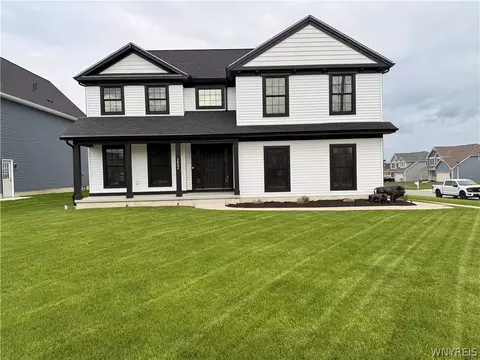 3802 Howard Rd, Hamburg, NY 14075