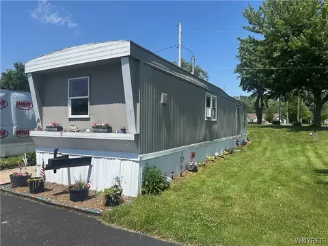 2080 River Rd #79, Wheatfield, NY 14304