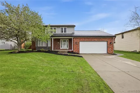 14 Centennial Ct, West Seneca, NY 14224