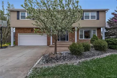 79 Hemlock Dr, West Seneca, NY 14224