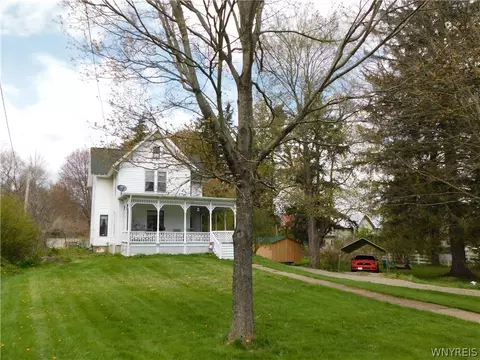 7 Vorhis St, Friendship, NY 14739