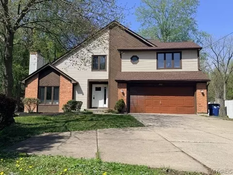 1372 Hopkins Rd, Amherst, NY 14221