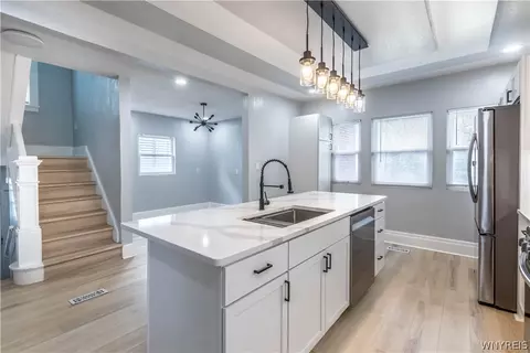 Entry Way - 9 Hamlin Rd, Buffalo, NY 14208 photo 2 of 4