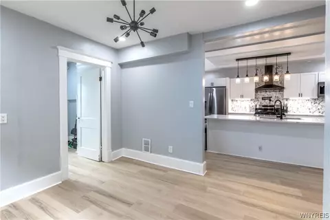 Entry Way - 9 Hamlin Rd, Buffalo, NY 14208 photo 3 of 4
