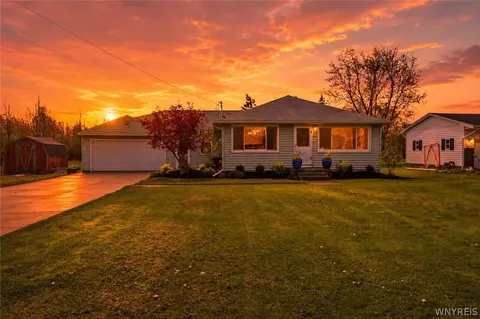1822 Webb Rd, Grand Island, NY 14072