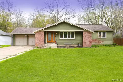 373 Ayer Rd, Amherst, NY 14221