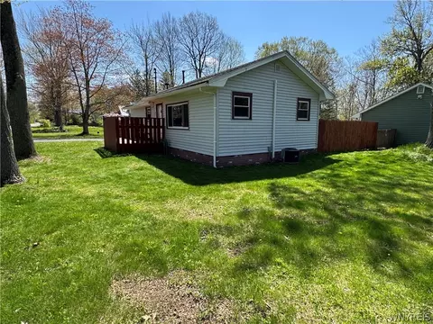 Exterior - 9611 Quebec St, Evans, NY 14006 photo 4 of 6