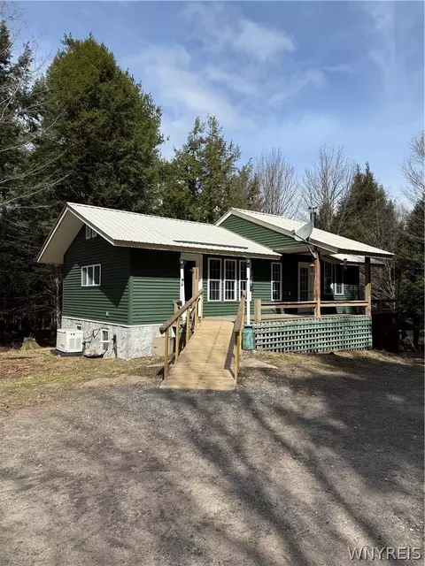 29 Forbes Rd, Russell, NY 13684