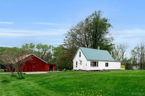 15155 White City Rd, Barre, NY 14411