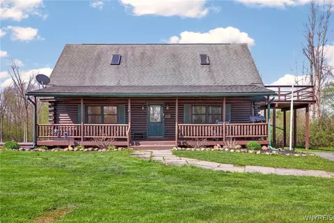 1227 Backus Rd, Evans, NY 14047
