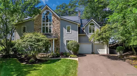 565 Wendt Dr, Evans, NY 14006