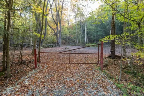 9881 9937 Larkin Rd, Eden, NY 14057
