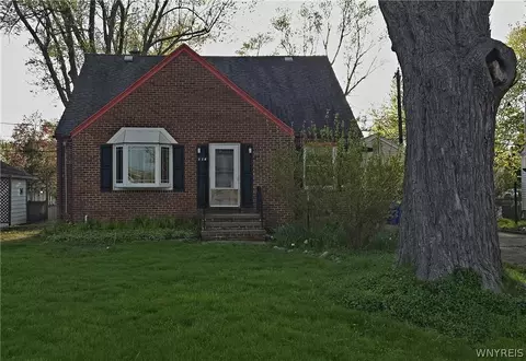 114 Westcliff Dr, West Seneca, NY 14224