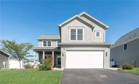2282 Agassiz Dr, Lake View, NY 14085