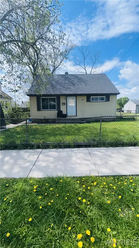 2165 Seneca Ave, Niagara Falls, NY 14305
