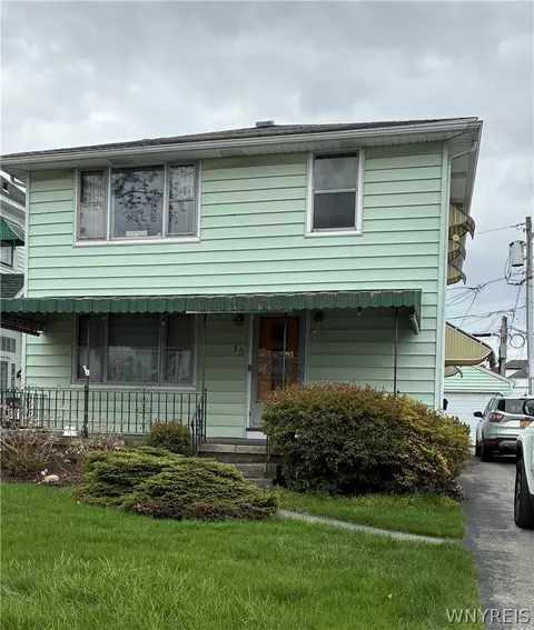 15 Kenwood Rd, Kenmore, NY 14217